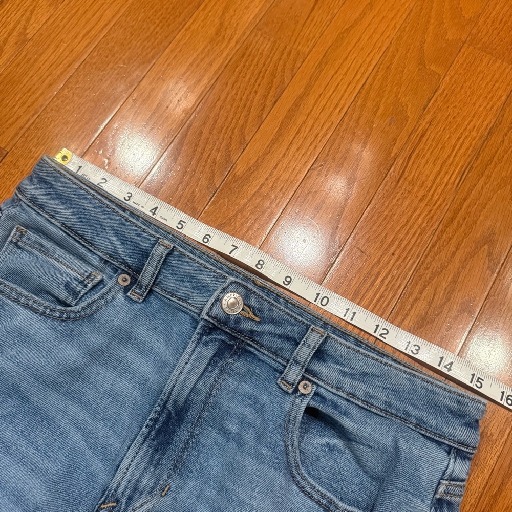 American Eagle Mom Jeans Womens 10 Stretch Denim Pants Light Wash Distressed - Picture 8 of 11